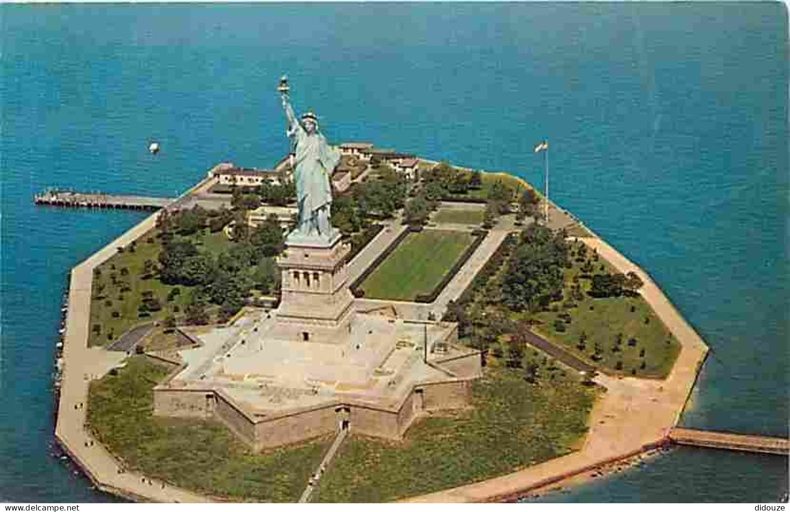 Etats Unis - New York - Statue Of Liberty - CPM - Voir Scans Recto-Verso - Estatua De La Libertad