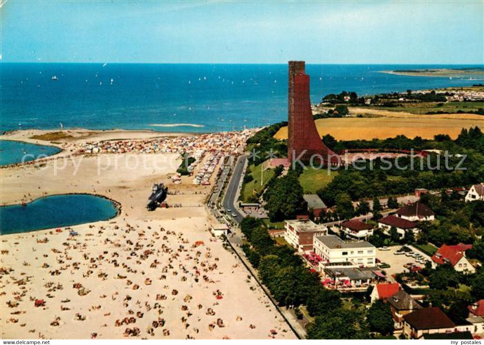 73211858 Laboe Ostseebad Strand Marine Ehrenmal Fliegeraufnahme Laboe - Laboe