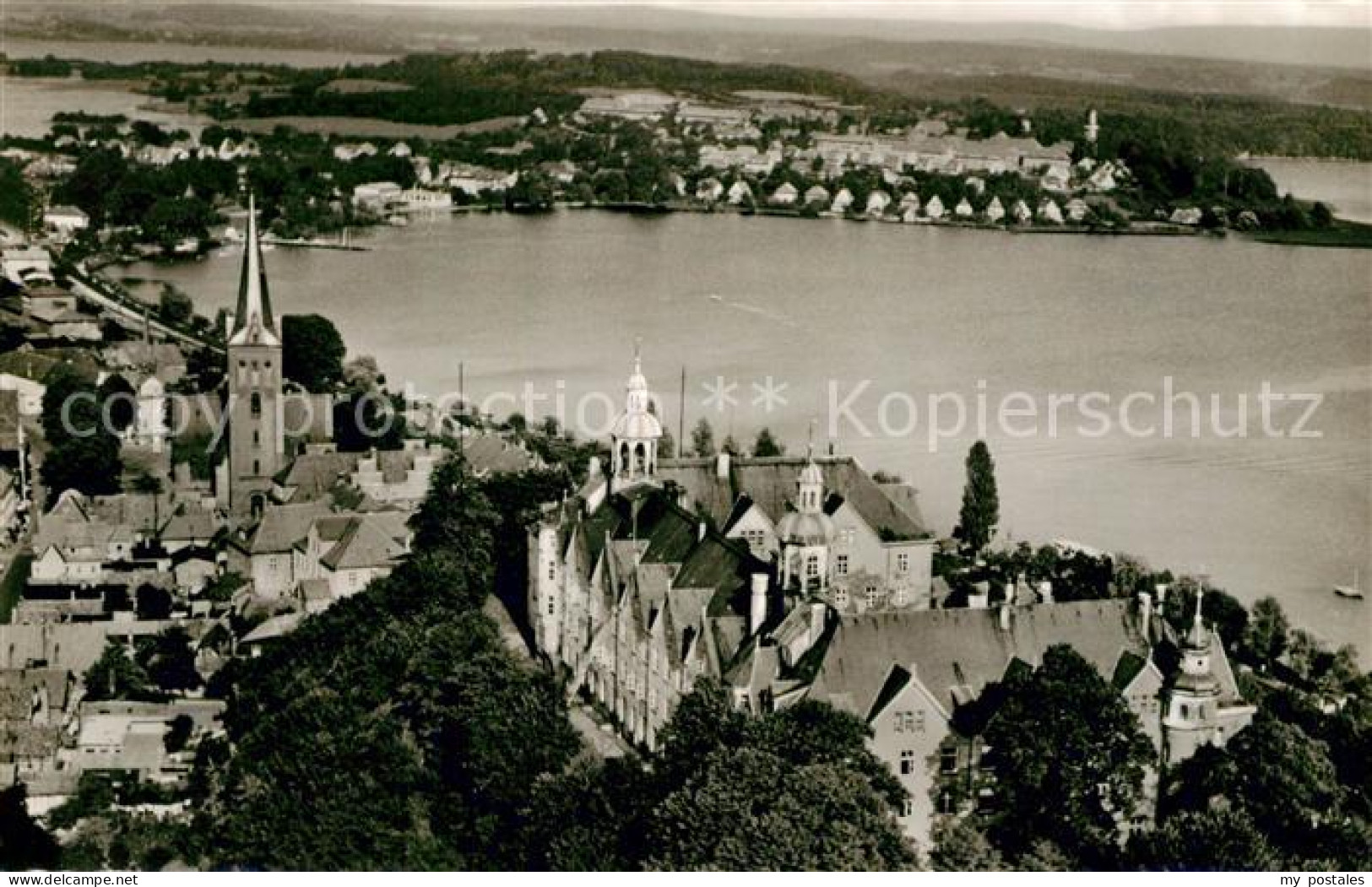 73210414 Ploen See Schloss Naturpark Seenlandschaft Holsteinische Schweiz Fliege - Plön