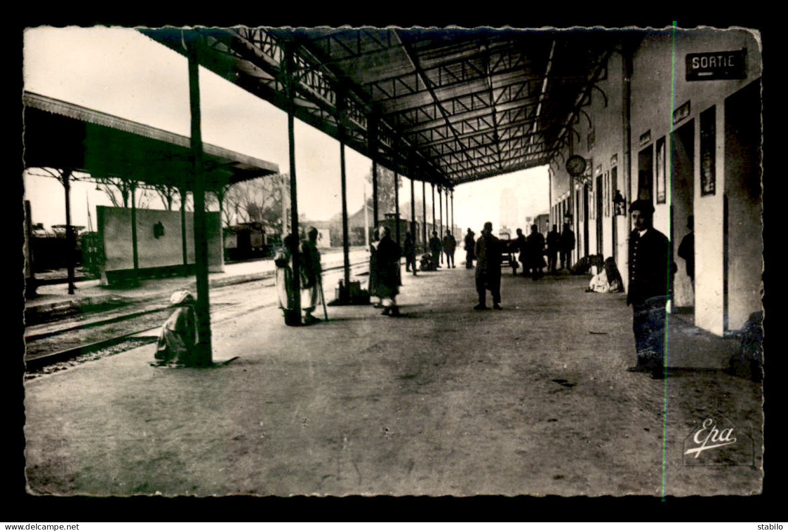 ALGERIE - GUELMA - INTERIEUR DE LA GARE DE CHEMIN DE FER - Guelma