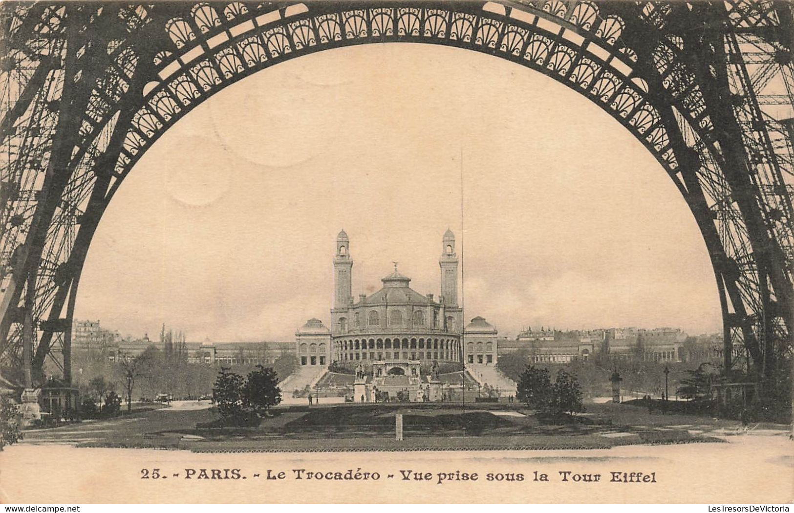 FRANCE - Paris - Le Trocadéro - Vue Prise Sous La Tour Eiffel - Vue Au Loin - Carte Postale Ancienne - Andere Monumenten, Gebouwen