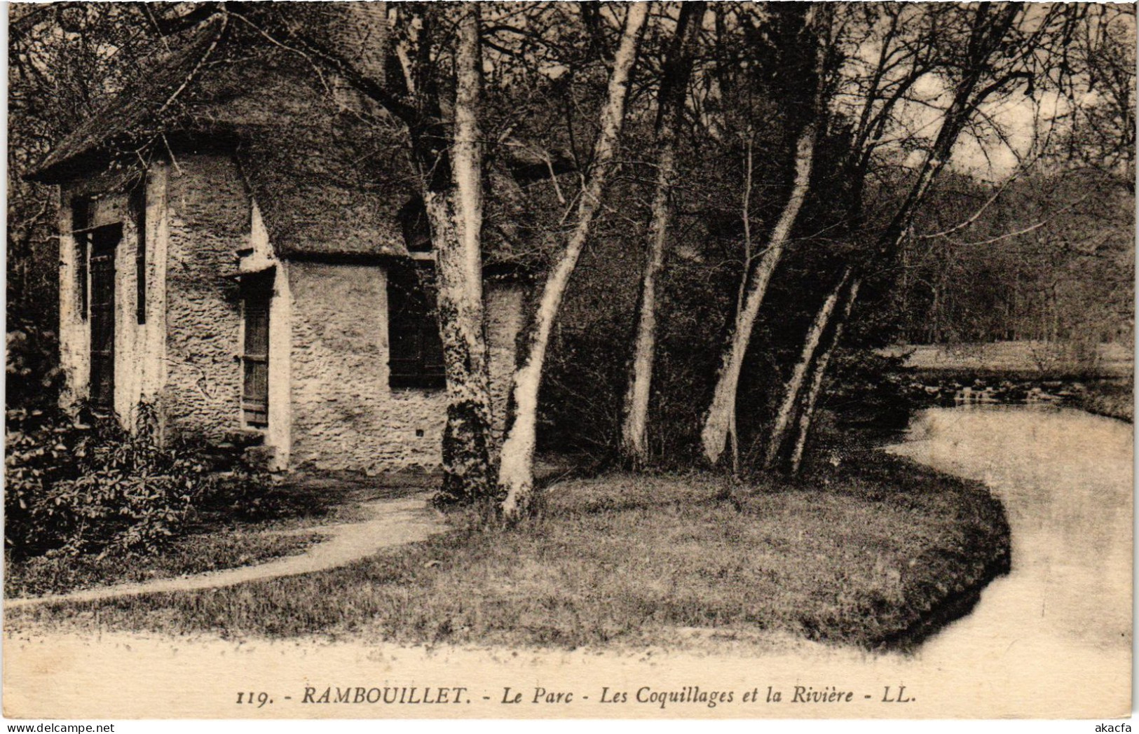 CPA RAMBOUILLET Le Parc - Les Coquillages Et La Riviere (1384930) - Rambouillet
