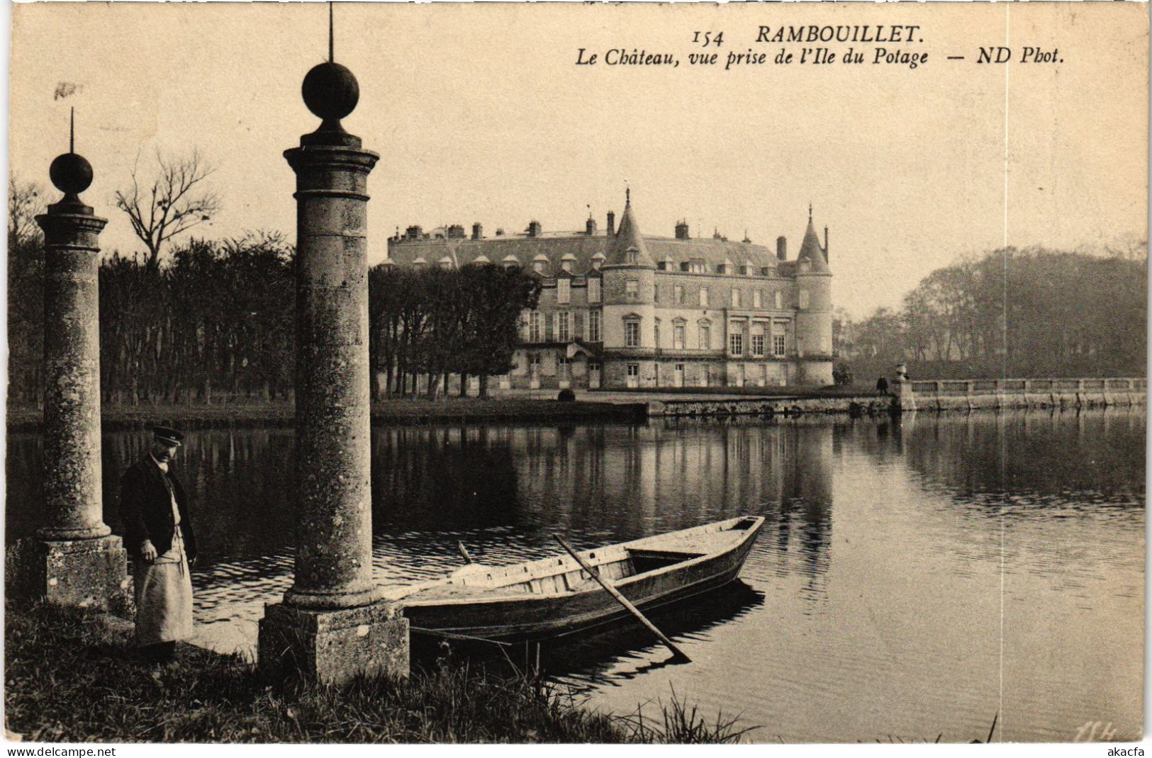 CPA RAMBOUILLET Chateau - Vue Prise De L'Ile Du Potage (1385204) - Rambouillet
