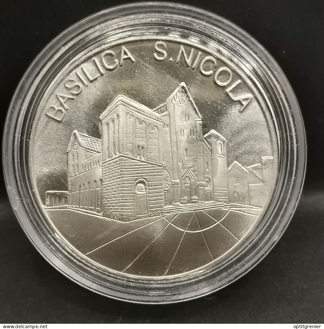 MEDAILLE JETON BASILIQUE SAINT NICOLAS DI BARI ITALIE / ITALIA 33mm - Sin Clasificación