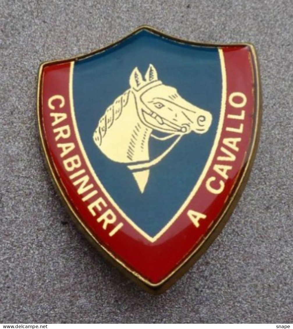 Distintivo Vetrificato - Carabinieri A Cavallo - Usato Obsoleto - Italian Police Carabinieri Insignia (283) - Police & Gendarmerie