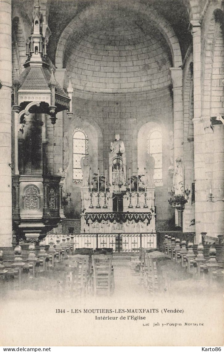 Moutiers Les Mauxfaits * Intérieur De L'église Du Village - Moutiers Les Mauxfaits