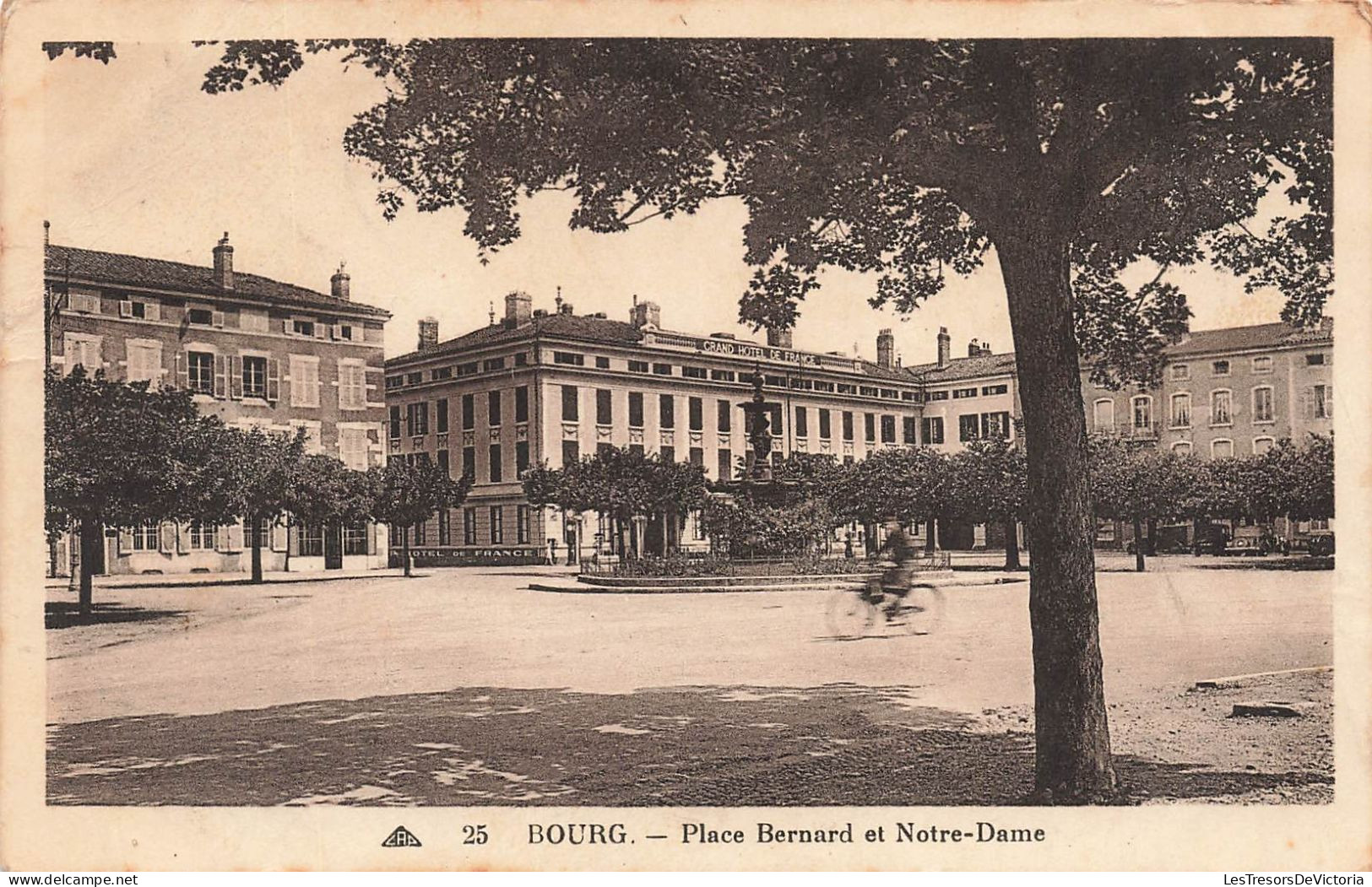 FRANCE - Bourg - Place Bernard Et Notre Dame - Carte Postale Ancienne - Other & Unclassified