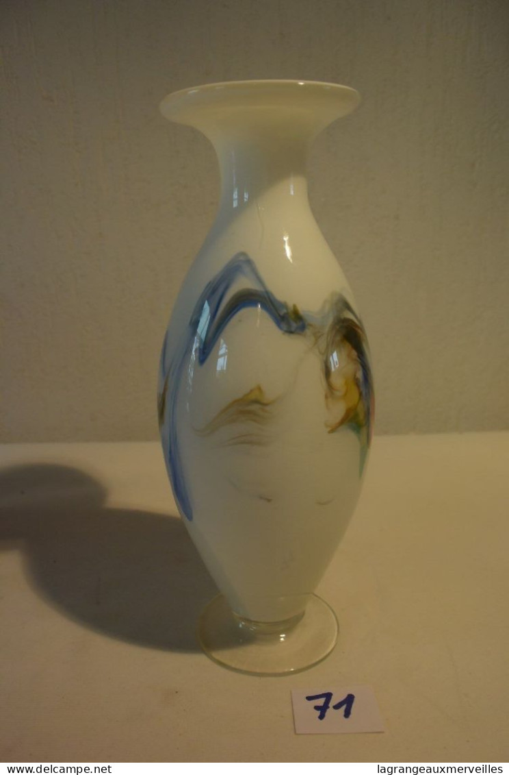 C71 Magnifique Vase Soliflore En Verre Coulé Et Coloré - Jarrones