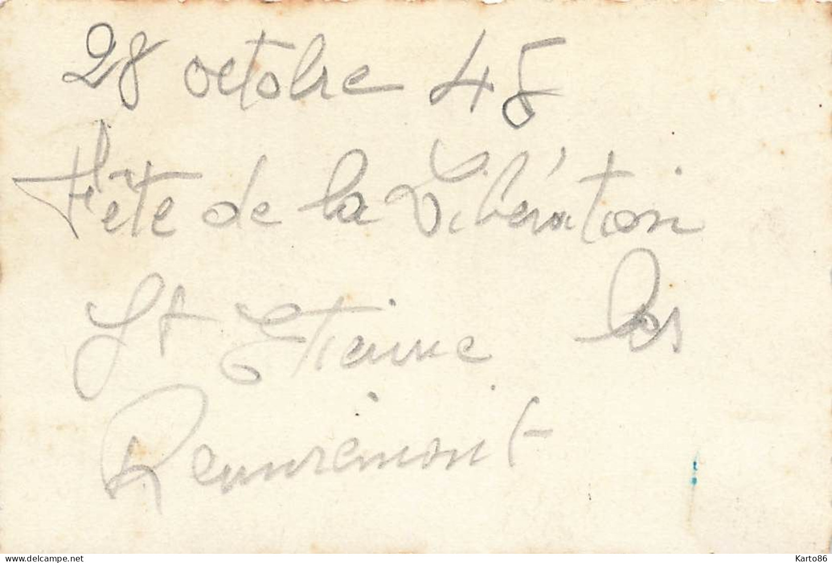St étienne Les Remiremont * RARE Photo 1945 * WW2 Guerre 39/45 War * Fête De La Libération , Rue Décorée * 9x6cm - Saint Etienne De Remiremont