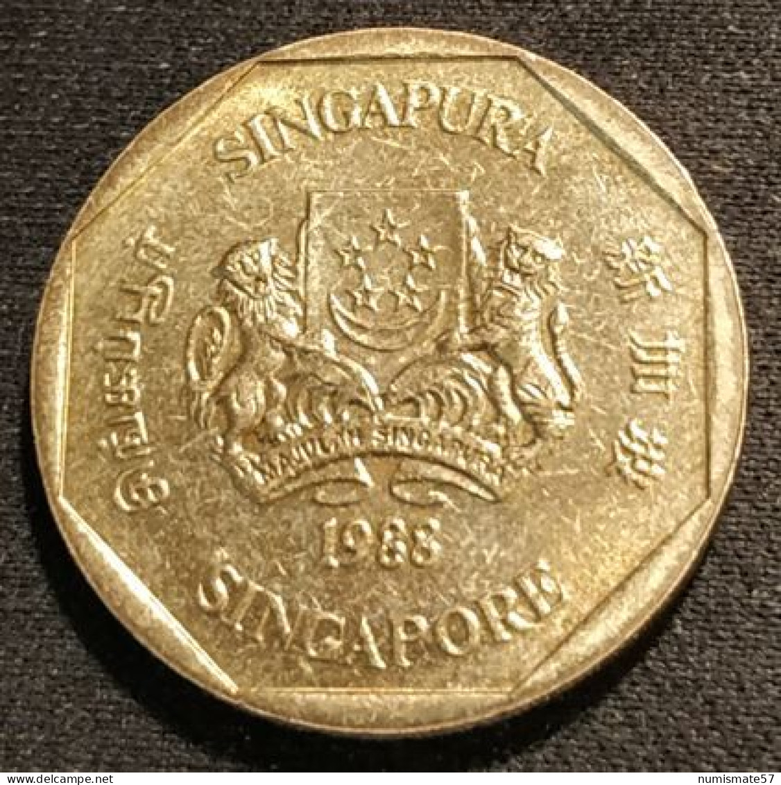 SINGAPOUR - SINGAPORE - 1 DOLLAR 1988 - Blason Haut - KM 54b - Singapur