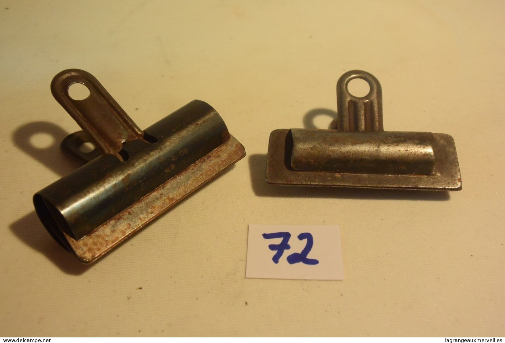 C72 2 Anciens Attache Papier Clips Objet De Métier - Other & Unclassified