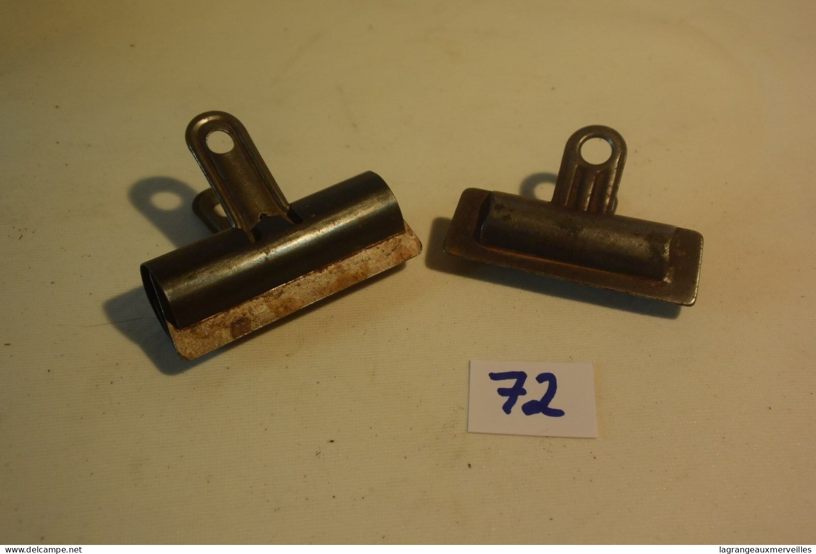 C72 2 Anciens Attache Papier Clips Objet De Métier - Sonstige & Ohne Zuordnung