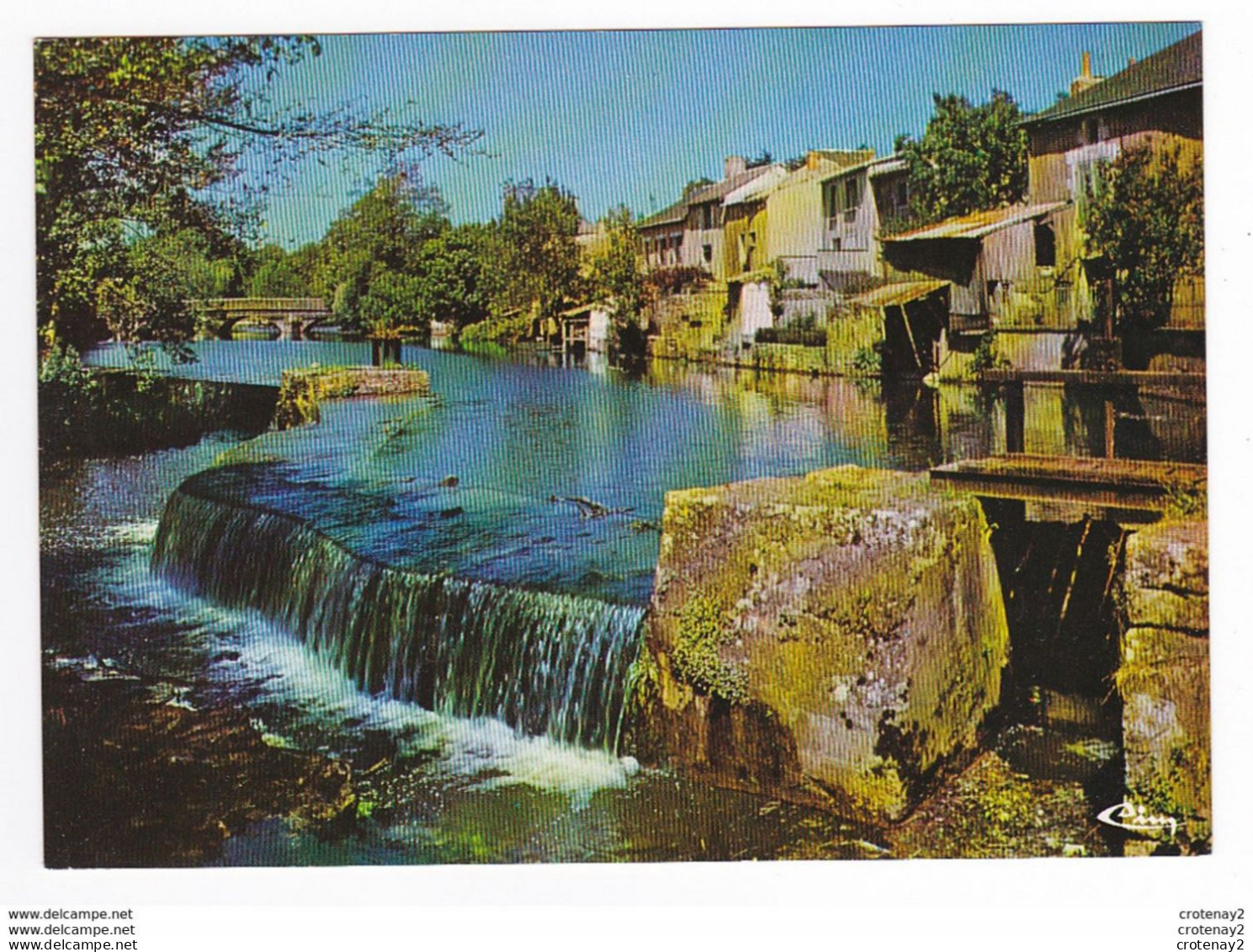 86 VIVONNE Le Bassin De La Vonne Pont - Vivonne