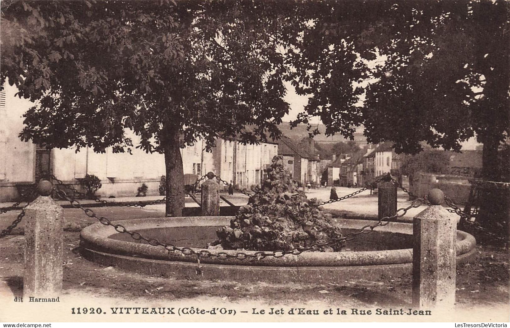 FRANCE - Vitteaux - Le Jet D'eau Et La Rue Saint Jean - Carte Postale Ancienne - Other & Unclassified