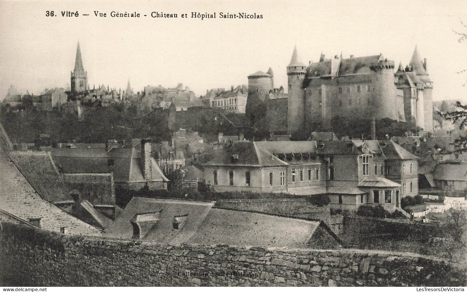 FRANCE - Vitré - Vue Générale - Château Et Hôpital Saint Nicolas - Des Maisons Alentours - Carte Postale Ancienne - Vitre