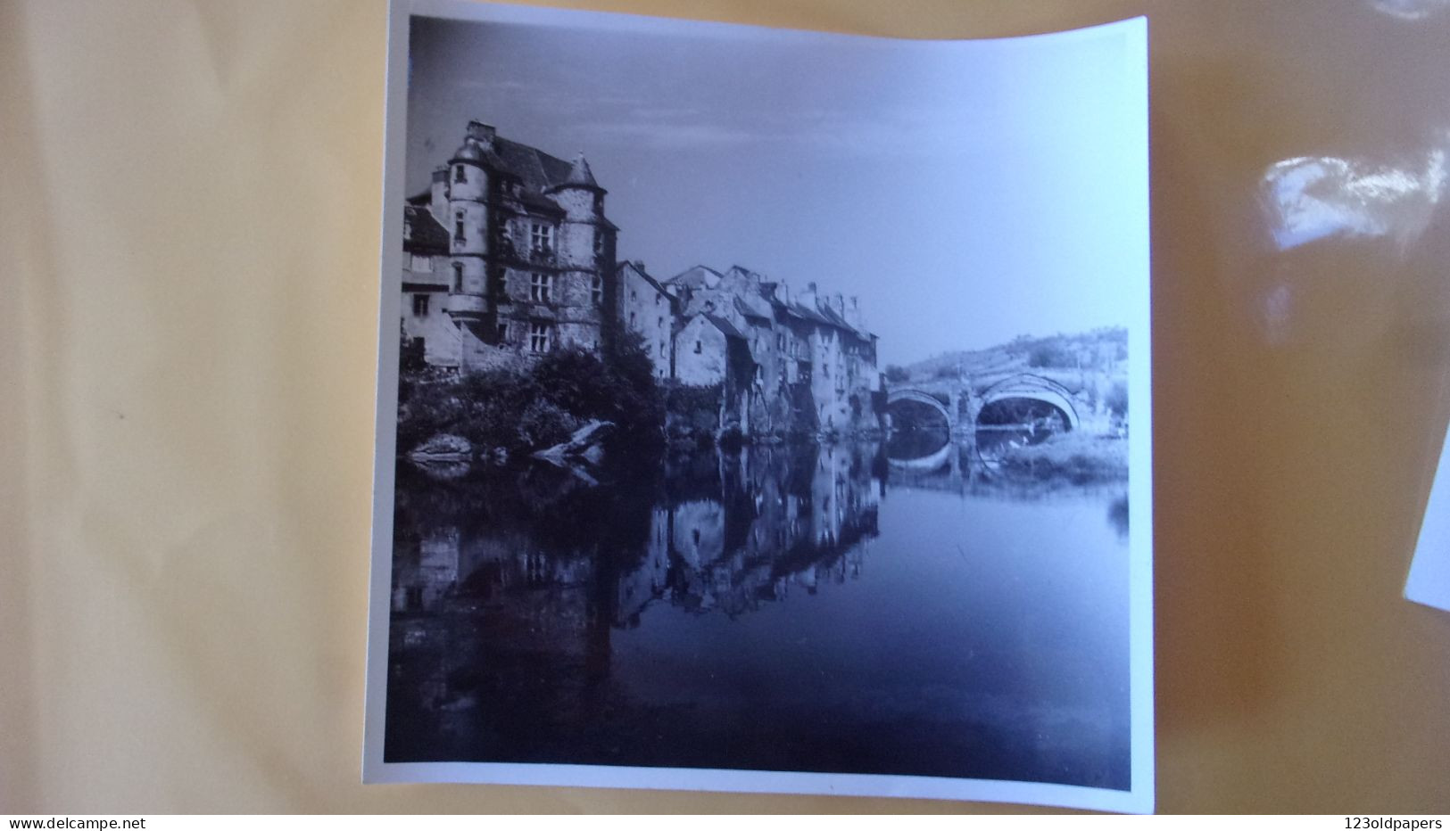 SNAPSHOT PHOTO AMATEUR 18/18CM AVEYRON ESPALION AOUT 1965 - Plaatsen