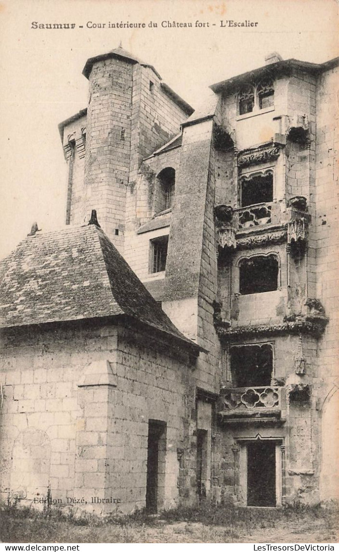 FRANCE - Saumur - Cour Intérieure Du Château Fort - L'escalier - Carte Postale Ancienne - Saumur