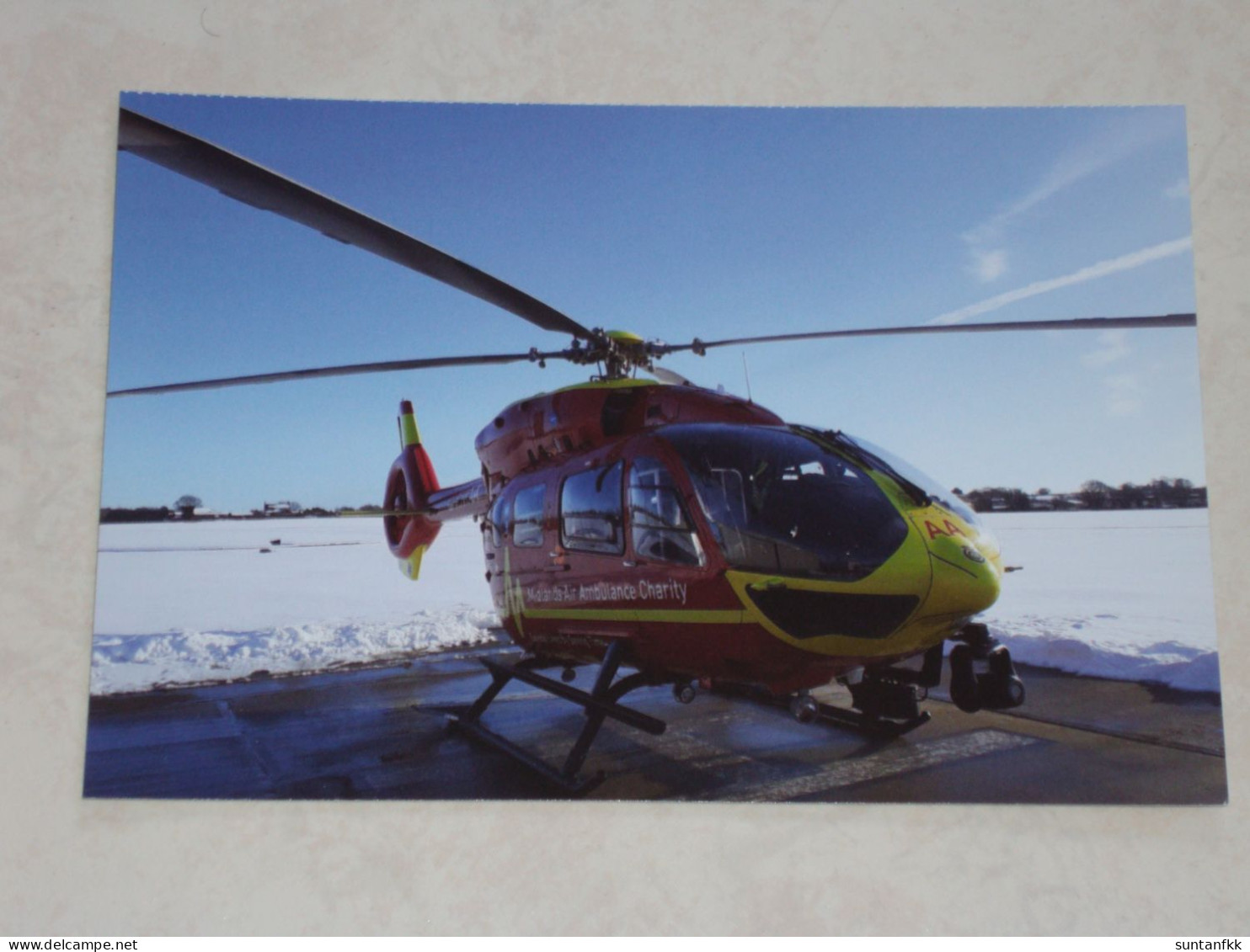 East Midlands Air Ambulance Helicopter/Helicoptere 2 - Hubschrauber