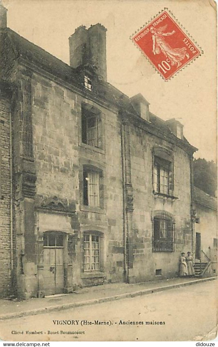 52 - Vignory - Anciennes Maisons - Animée - Oblitération Ronde De 1915 - Etat Léger Pli Visible - CPA - Voir Scans Recto - Vignory