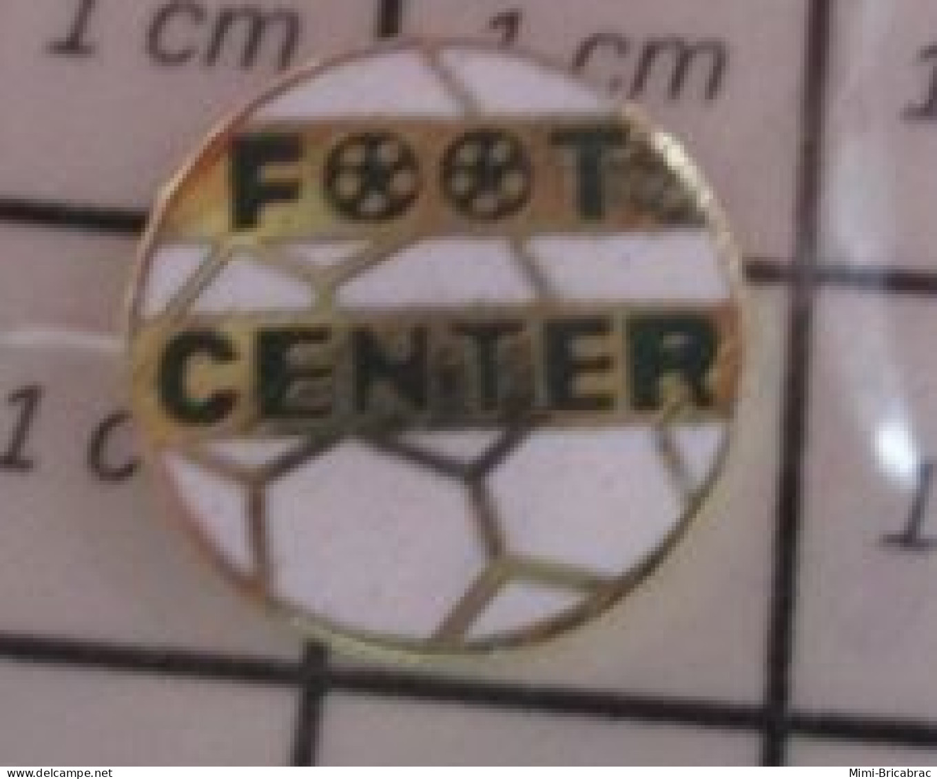 321 Pin's Pins / Beau Et Rare /  SPORTS / FOOTBALL BALLON FOOT CENTER - Football