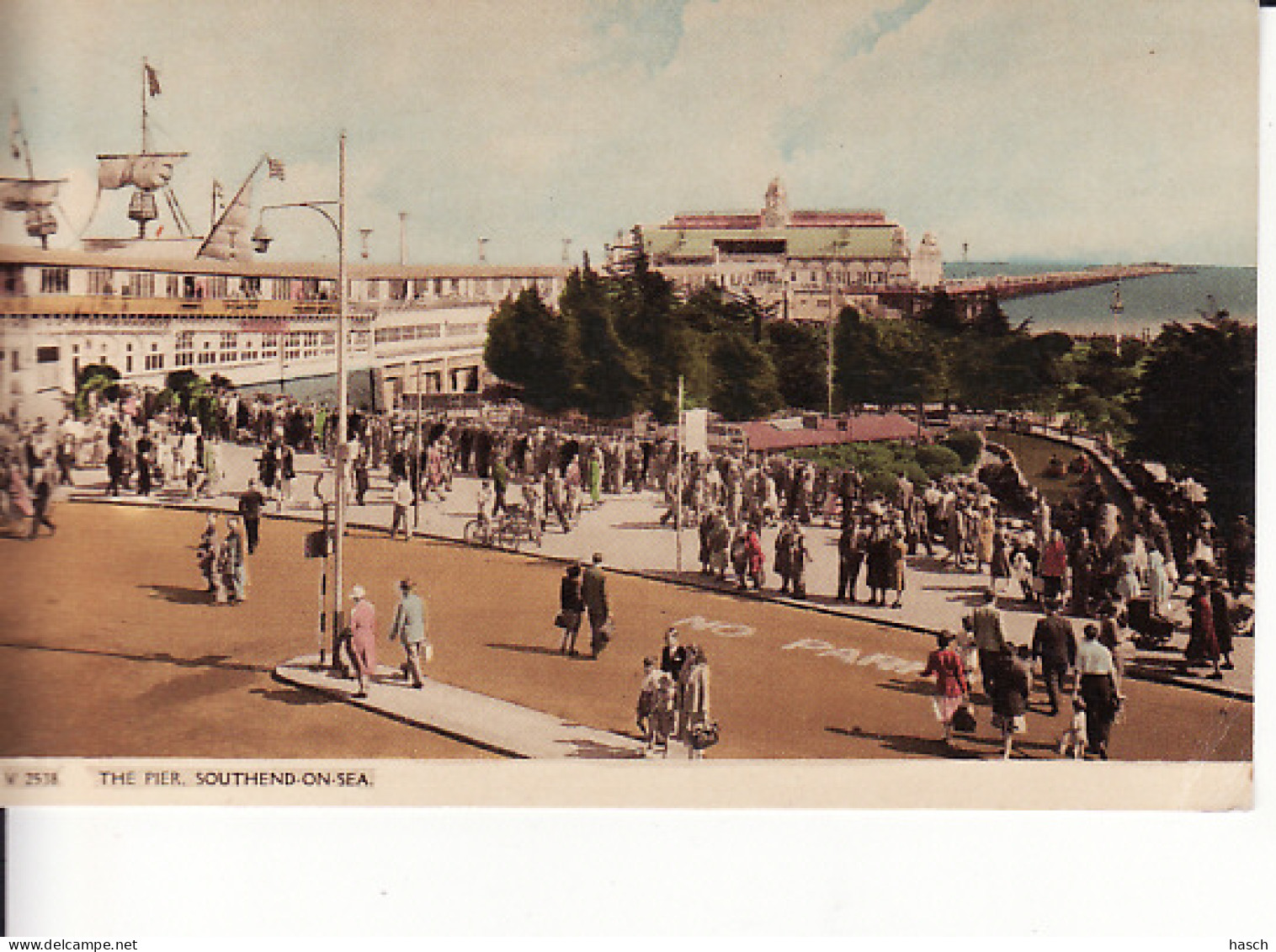 2811	36	Southend On Sea, The Pier (see Corners) - Southend, Westcliff & Leigh