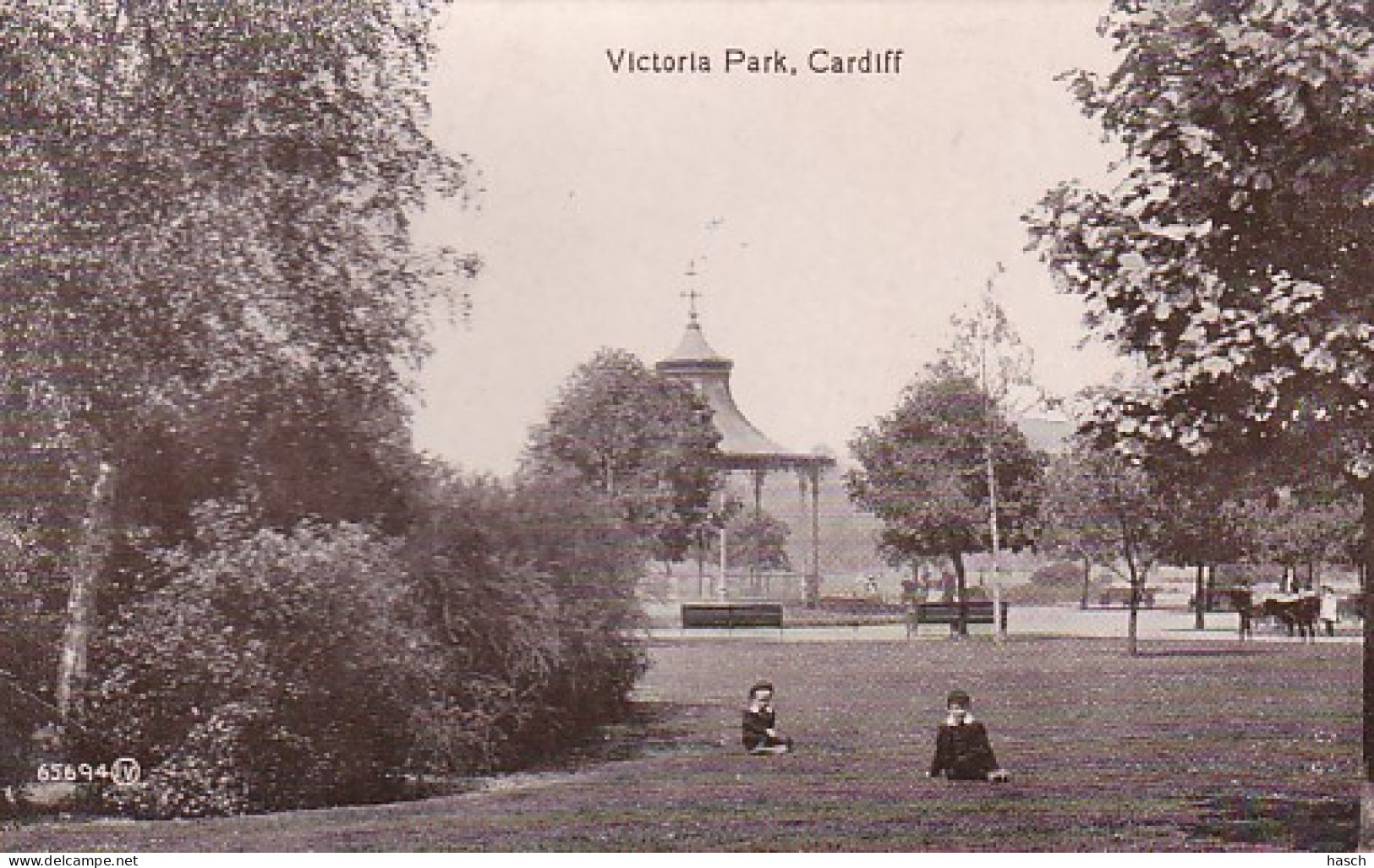 2811	157	Cardiff, Victoria Park (see Corners) - Glamorgan