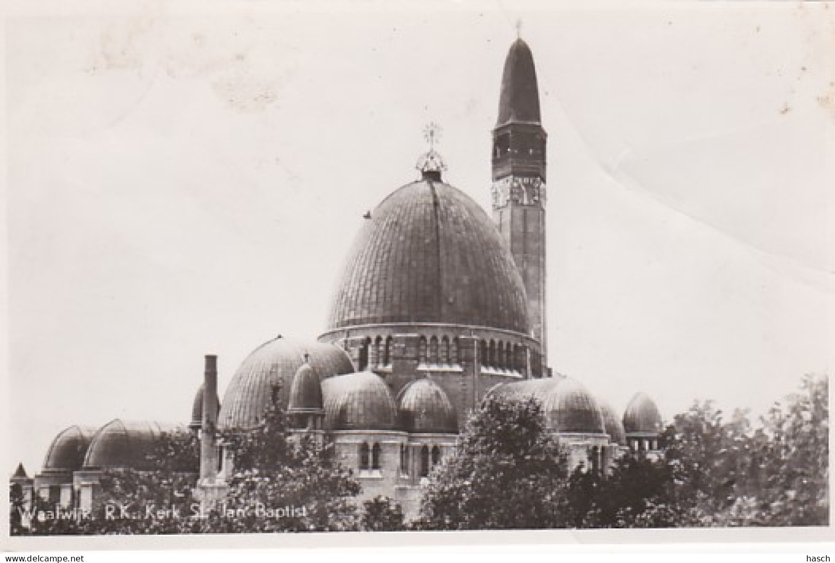 2850	165	Waalwijk, R. K. Kerk St. Jan Baptist (rechts Boven Een Vouw) - Waalwijk