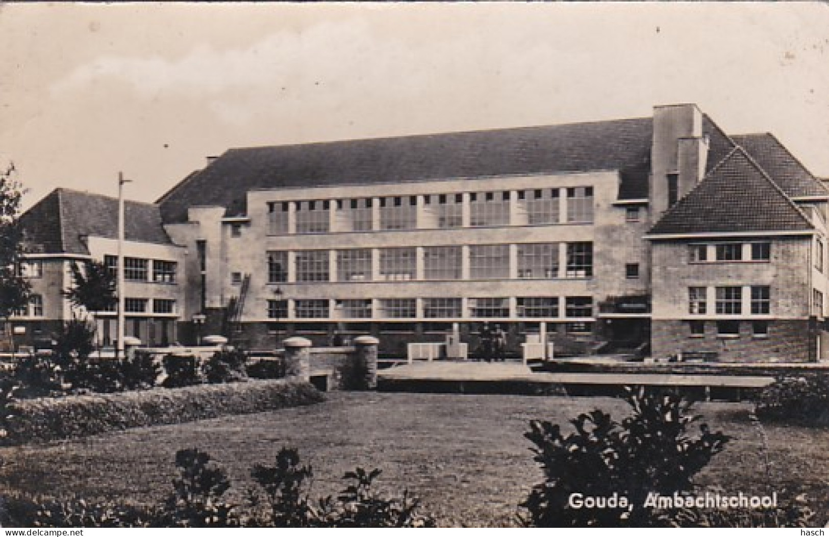 2850	198	Gouda, Ambachtschool (zie Hoeken En Achterkant) - Gouda