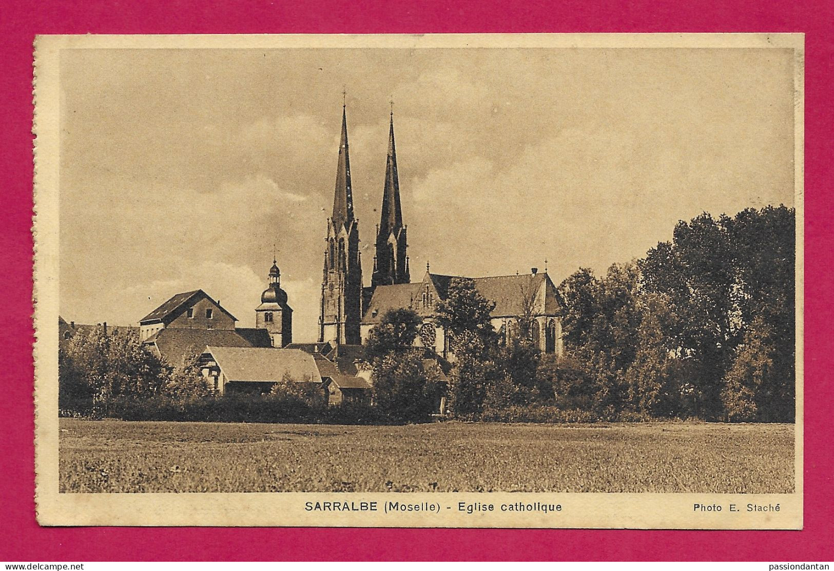 CPA Sarralbe - Église Catholique - Sarralbe