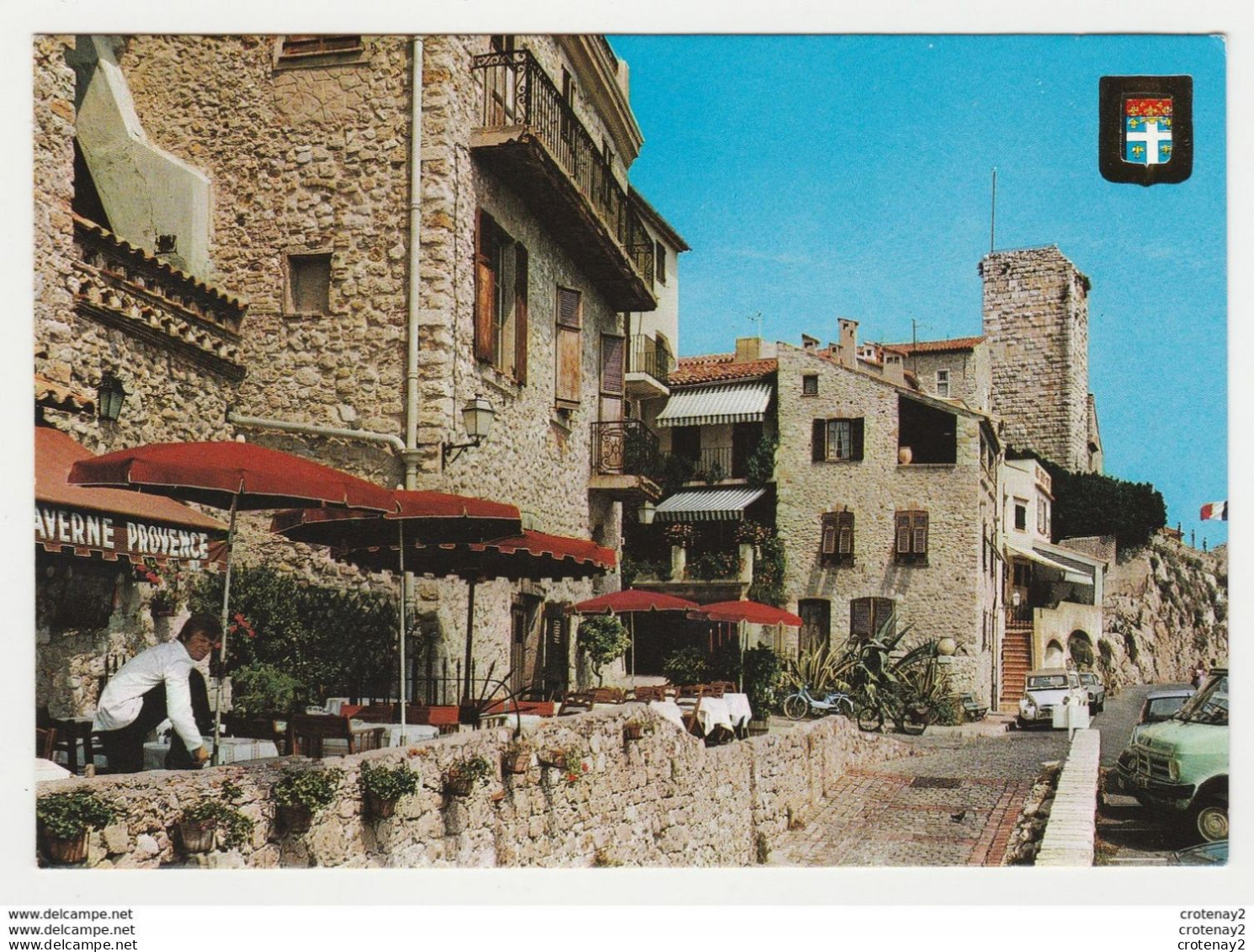 06 ANTIBES N°5301 Un Coin Des Remparts En 1978 Garçon Sur La Terrasse De La Taverne Provence Citroën 2CV SOLEX Mobylette - Antibes - Les Remparts