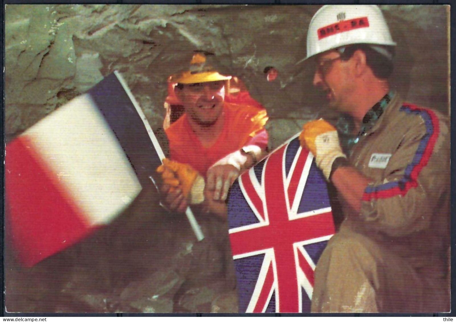 Eurotunnel / Le Shuttle - Tunnel Sous La Manche - Echange De Drapeaux à L'occasion De La Première Jonction En 1990 - Structures