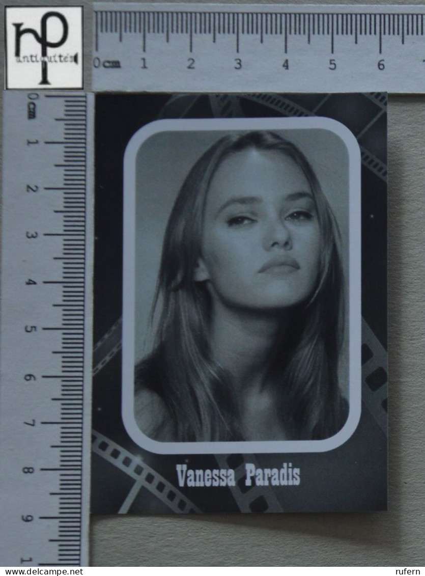 CALENDARS  - VANESSA PARADIS - 2024 - 2 SCANS  - (Nº58528) - Tamaño Pequeño : 2001-...