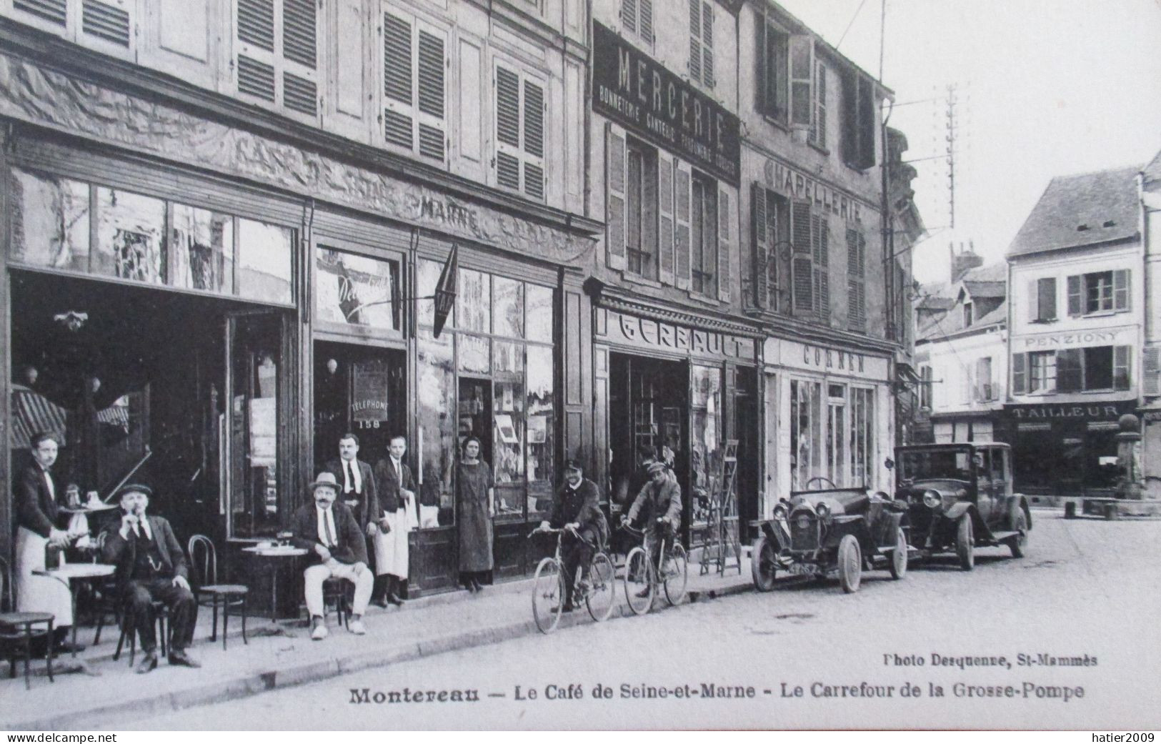 MONTEREAU - Café De Seine-et-Marne - Carrefour De La Grosse Pompe - Belle Animation Terrasse De Café Avec Velos Et Tacos - La Valette Du Var