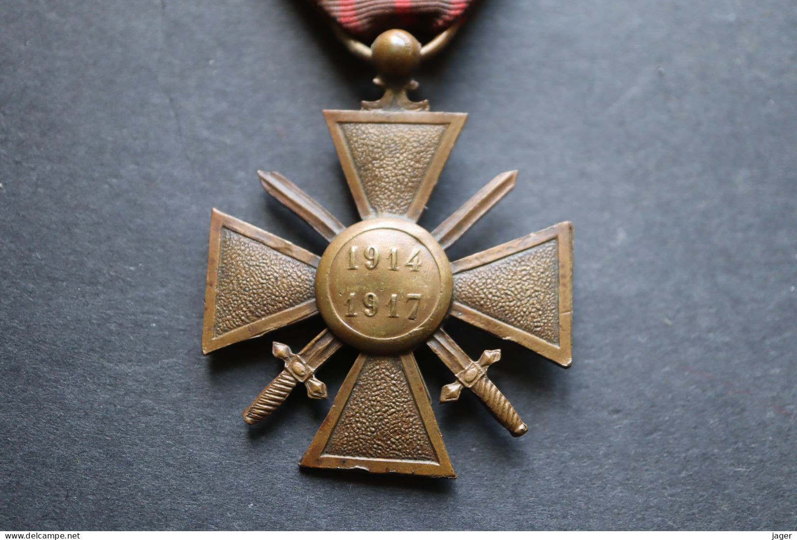 Médaille Croix De Guerre 1914 1917  Avec Deux Citations Montage D'époque - Francia