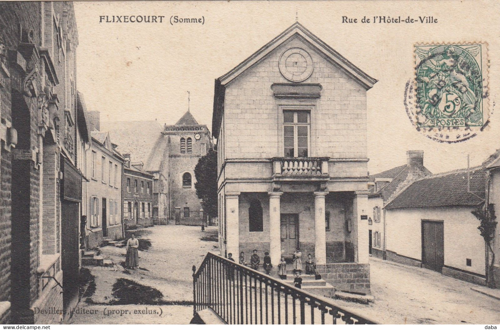 Flixecourt.  Rue De L'Hôtel De Ville - Flixecourt