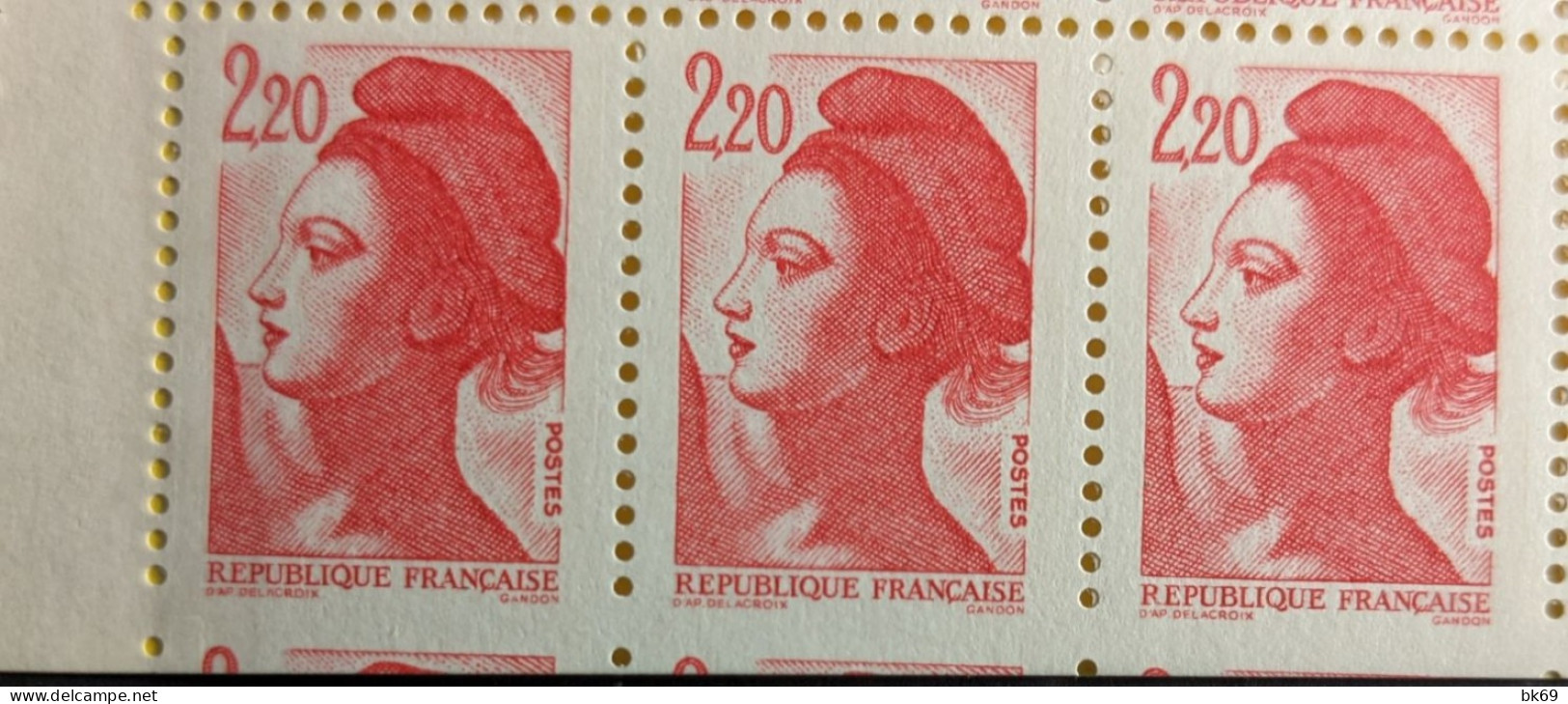 Variété 2427-C2 Découpe Du Carnet Et Des Timbres En Travers Liberté 2.20 Rouge - Moderni : 1959-…