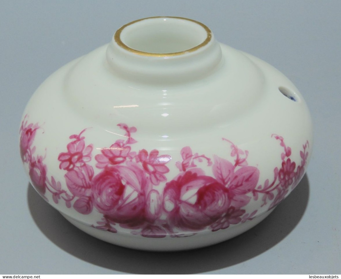 -BEL ENCRIER PORTE PLUME PORCELAINE LIMOGES Décor Main ROSES Couleur Rose   E - Inktpotten