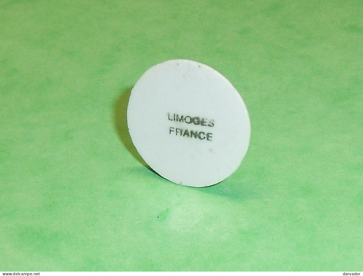 Fèves / Fève / Sport : Chamois Niortais , Foot , Porcelaine De Limoges                   T158 - Sport