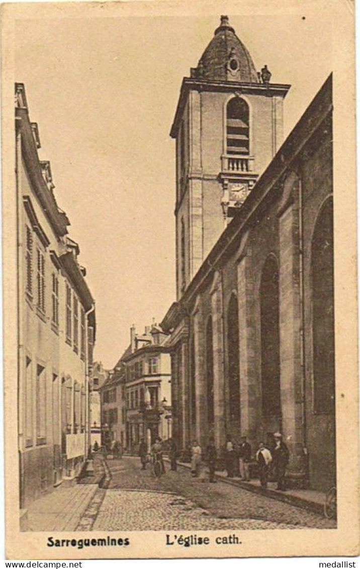 CPM..57..SARREGUEMINES..L'EGLISE CATH...FORMAT CPA - Sarreguemines