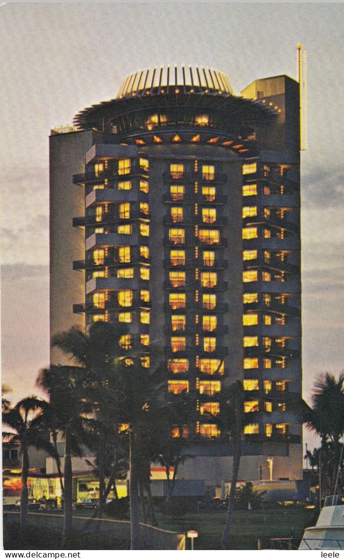 CC82.  Vintage Postcard.  Pier 66, Hotel.  Fort Lauderdale.  Florida. USA - Fort Lauderdale