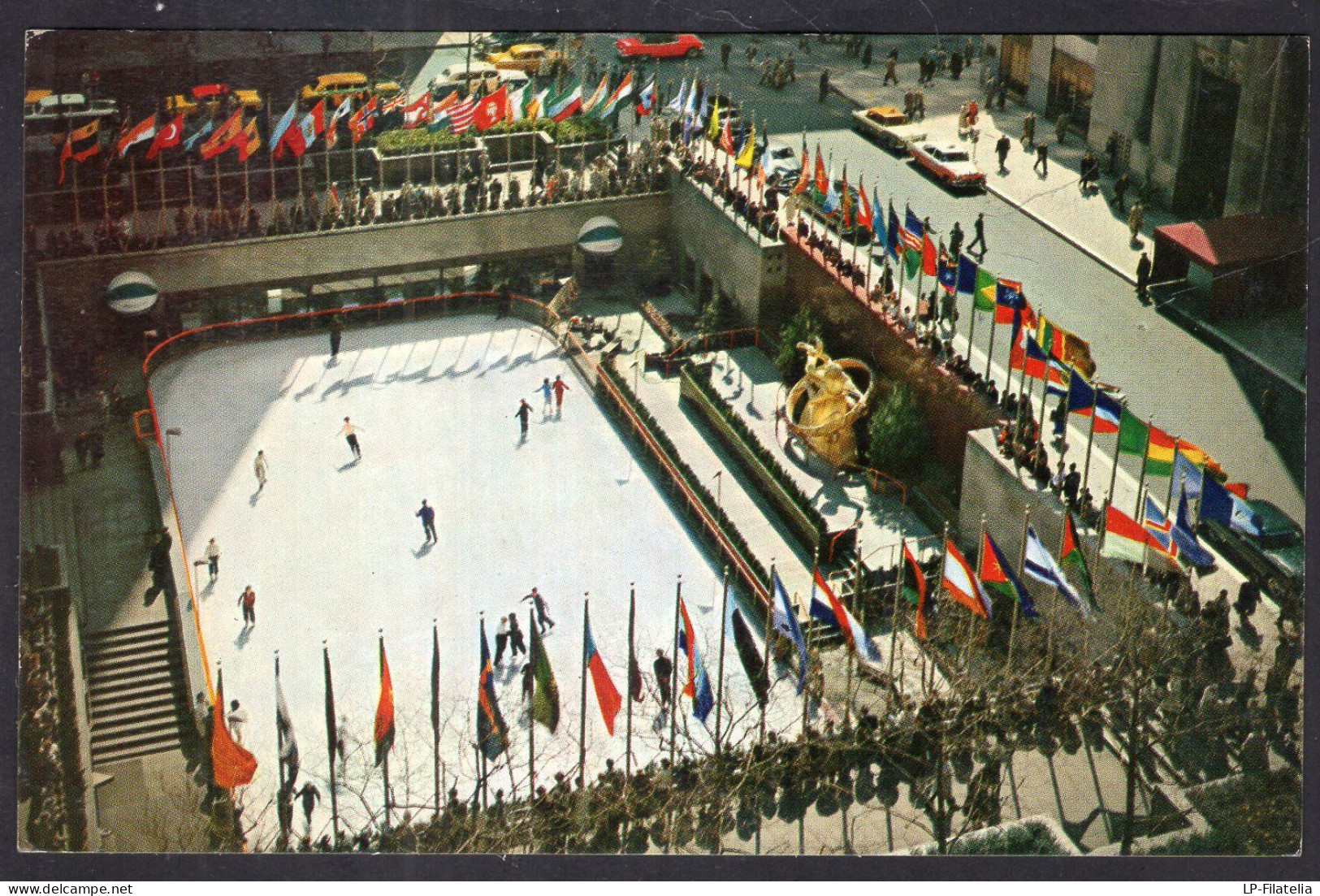 United States - New York - Rockefeller Plaza - Skating Rink - Places