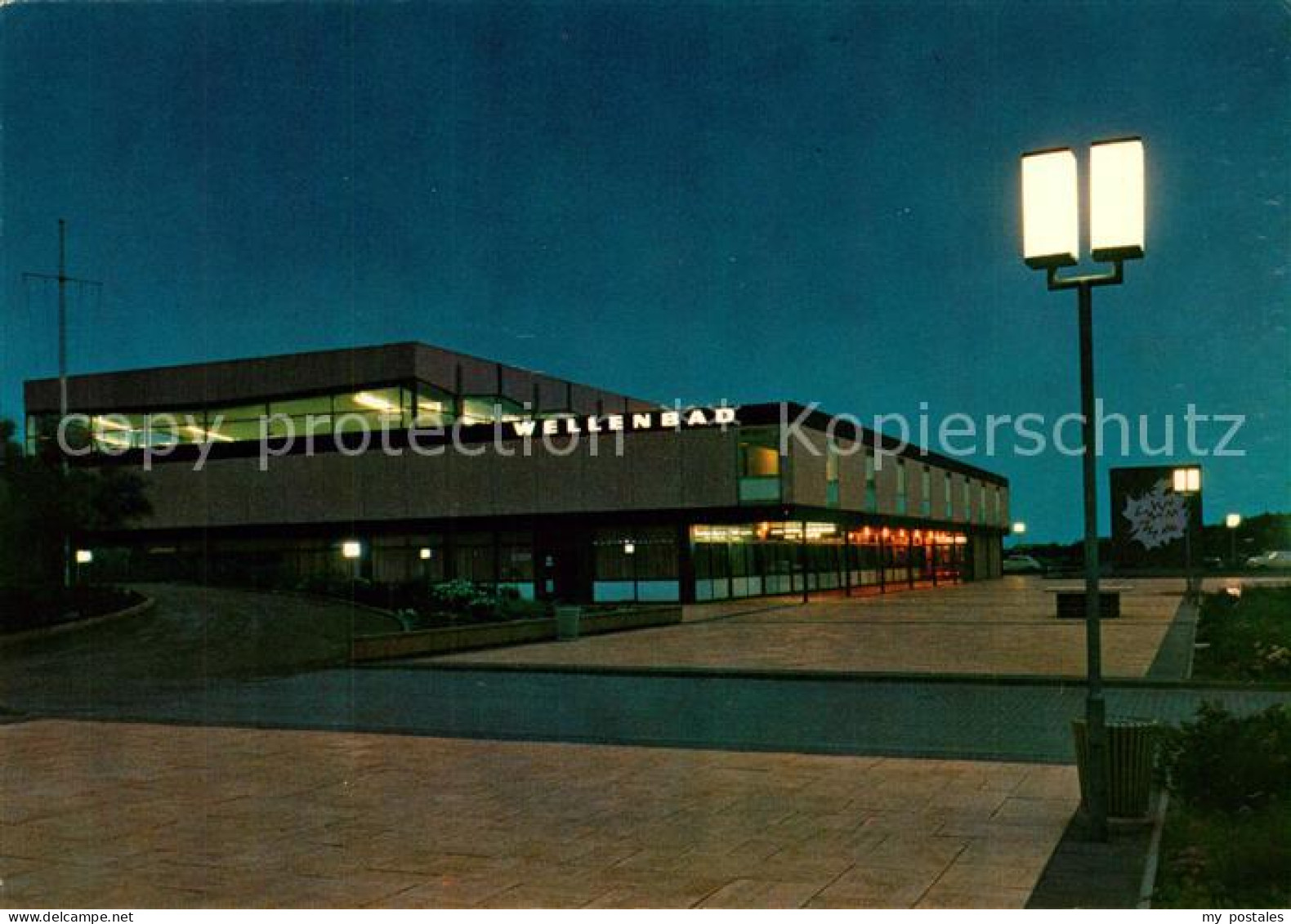 73248314 Peter-Ording St Meerwasser Wellenschwimmbad Abend Peter-Ording St - St. Peter-Ording