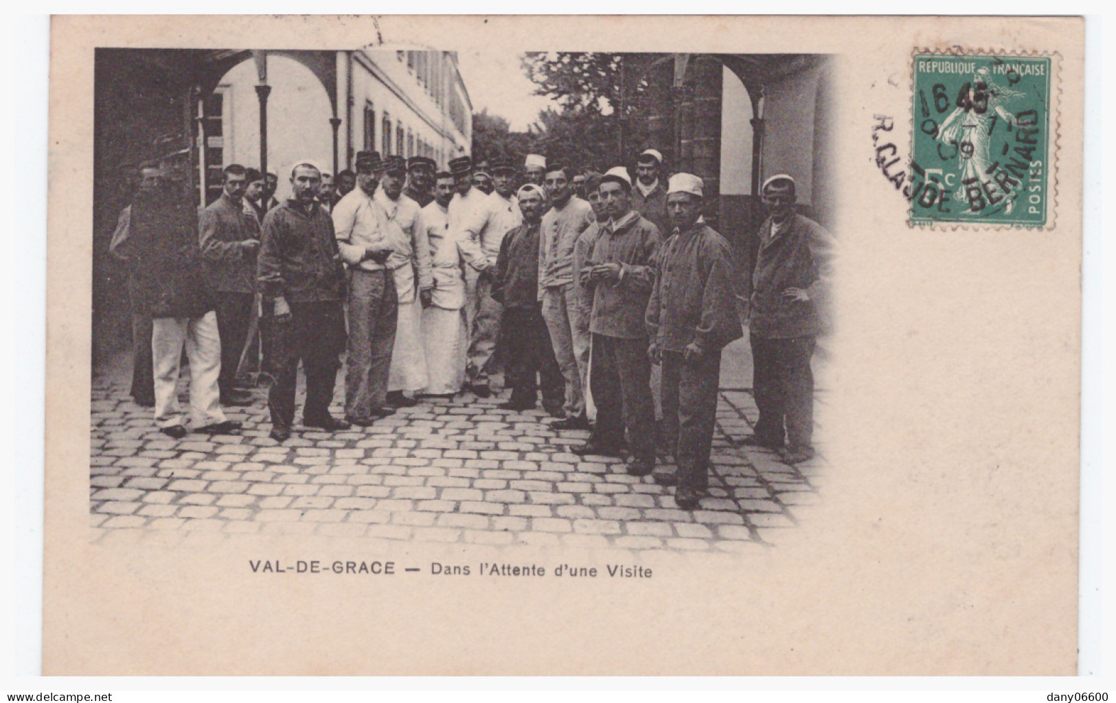 PARIS - VAL DE GRACE - Dans L'attente D'une Visite(carte Animée) - Gesundheit, Krankenhäuser