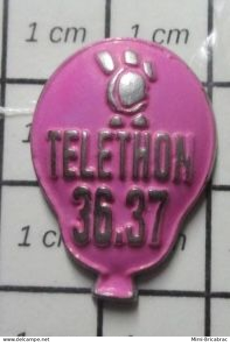 718B Pin's Pins / Beau Et Rare / INFORMATIQUE / MINITEL 36.37 TELETHON BALLON DE BAUDRUCHE - Informatica
