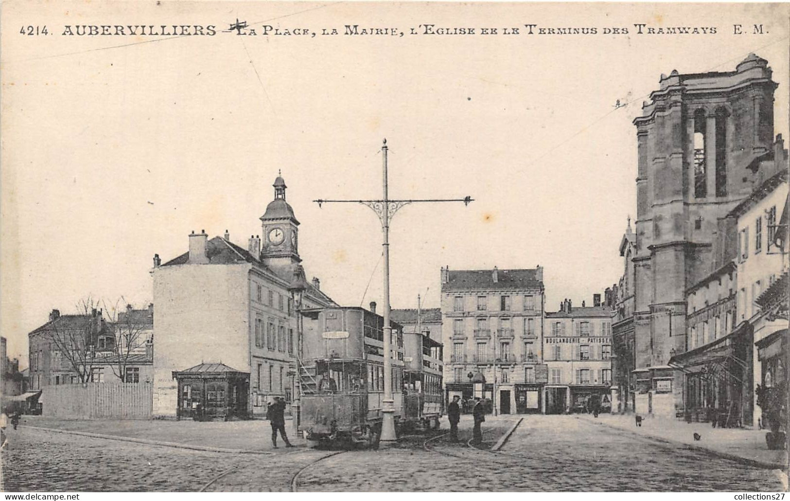 93-AUBERVILLIERS- LA PLACE , LA MAIRIE, L'EGLISE ET LE TERMINUS DES TRAMWAYS - Aubervilliers