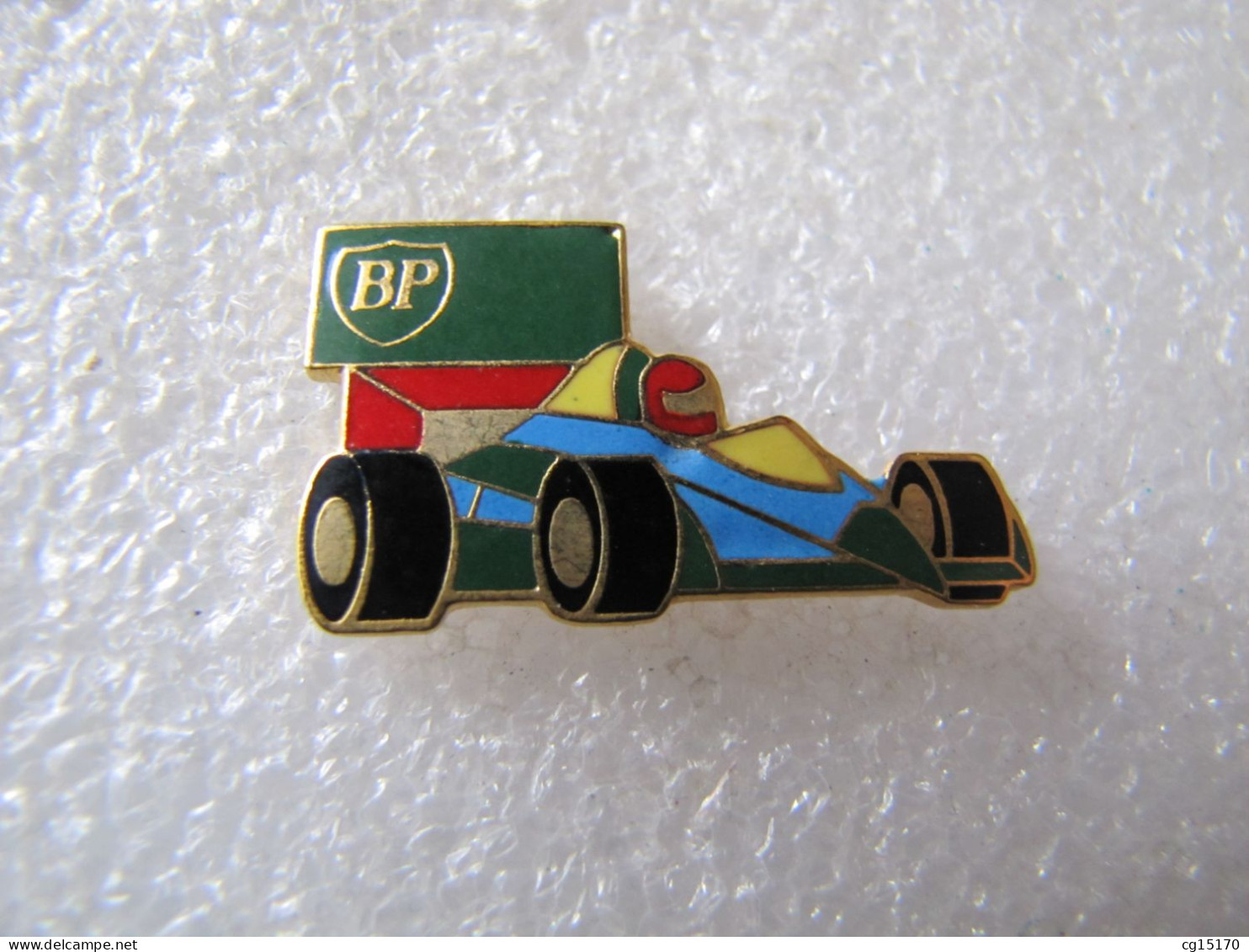 PIN'S    BP   FORMULE 1  LARROUSSE    CARBURANTS  LUBRIFIANTS  Email Grand Feu  MOURGEON - Kraftstoffe