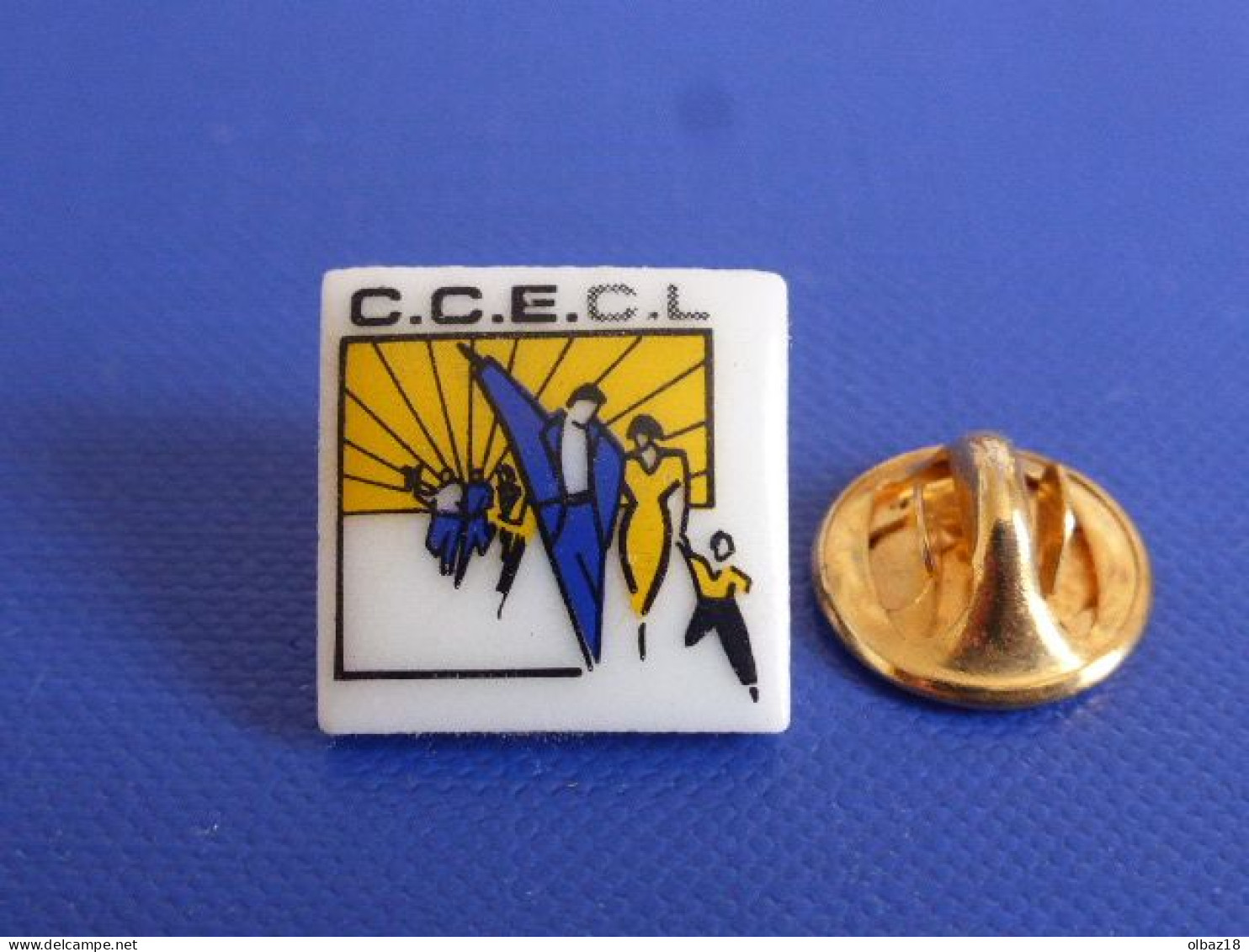 Pin's CCECL - CCE CL Comité Central D'entreprise Crédit Lyonnais - LCL - Banque - Porcelaine Thosca (Z1) - Banken