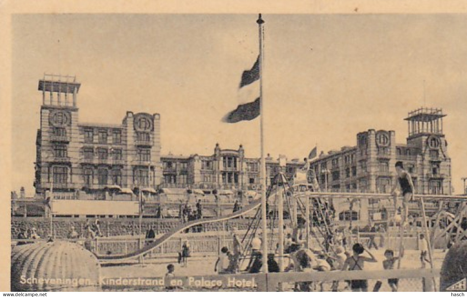 2852	123	Scheveningen, Kinderstrand En Palace Hotel (zie Hoeken) - Scheveningen