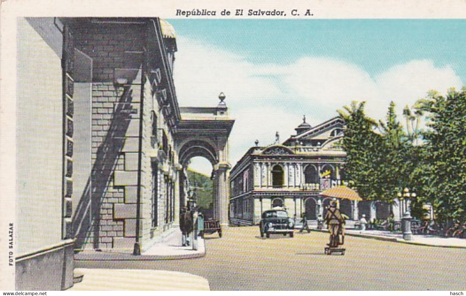 2852	181	El Salvador, Santa Ana Teatro Nacional (see Corners, Crease Left Up See Backside) - El Salvador