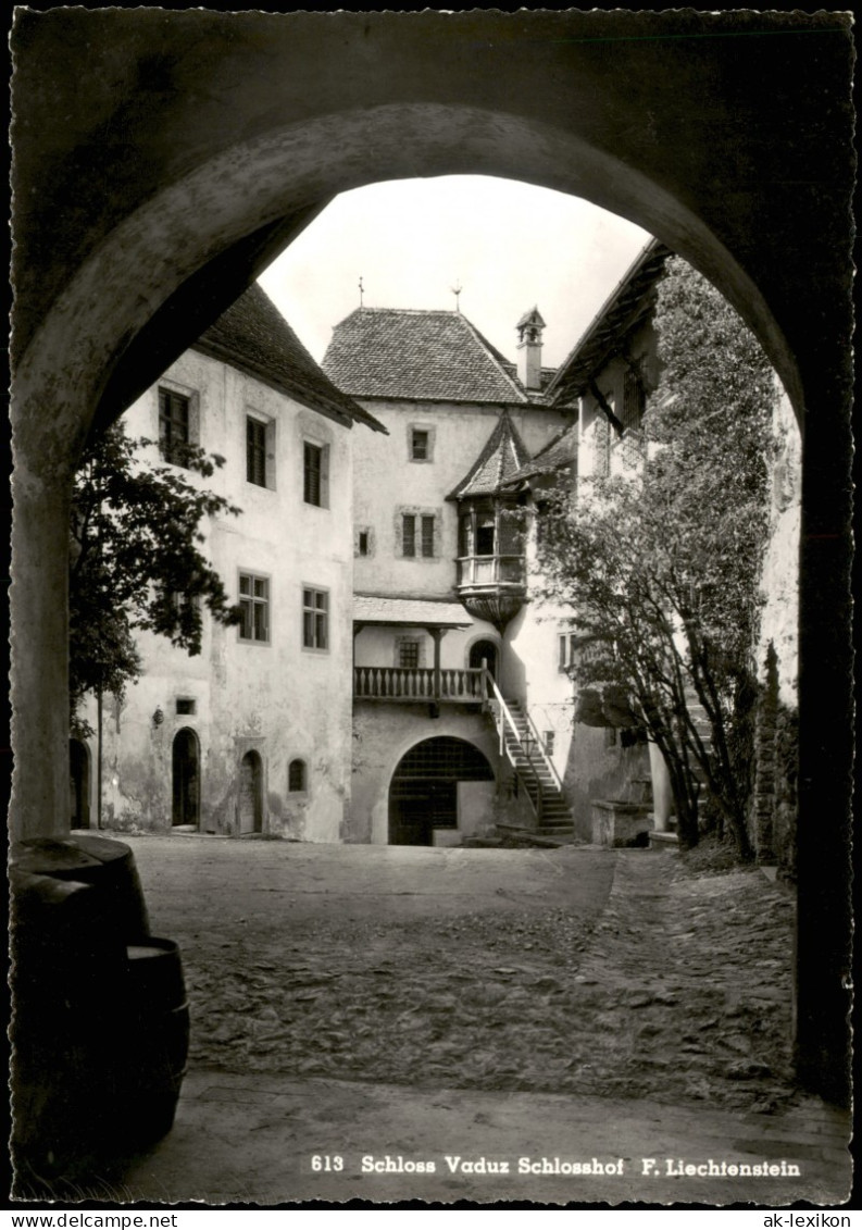 Postcard Vaduz Schloss Vaduz (Castle) Schlosshof 1960 - Liechtenstein